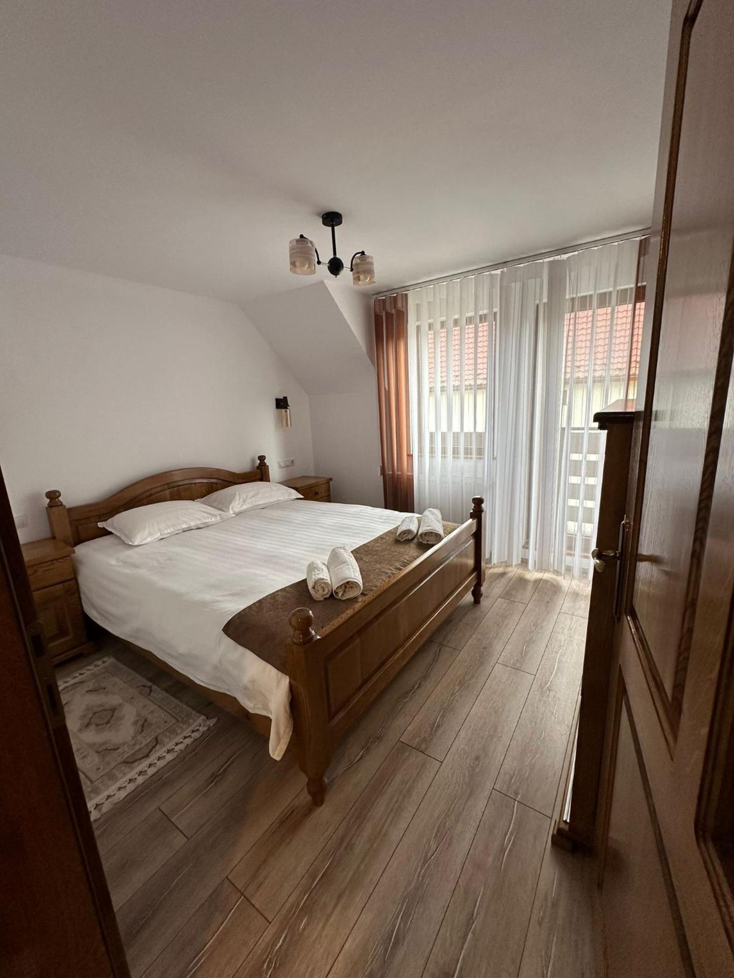 Casa Dacului Hotel Petrova Buitenkant foto