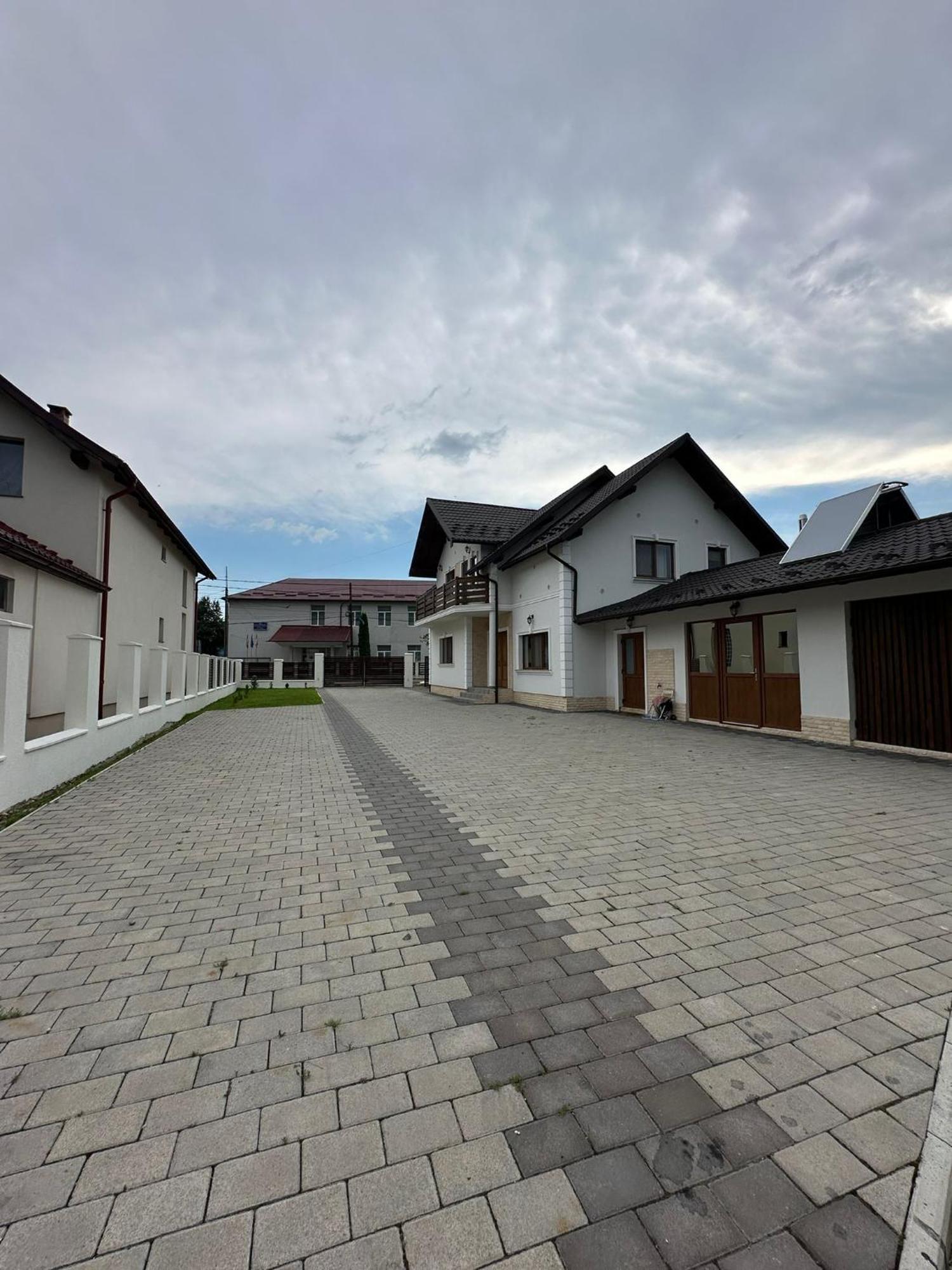 Casa Dacului Hotel Petrova Buitenkant foto